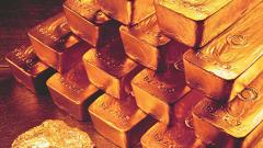 Gold hits new high of Rs 38,820; silver jumps Rs 1,140 Gold hits new high of Rs 38,820; silver jumps Rs 1,140