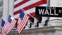 Wall Street collapses, S&P 500 ends at lowest since April Wall Street collapses, S&P 500 ends at lowest since April