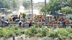 Railways remove huts at Pimpri station to lengthen platforms Railways remove huts at Pimpri station to lengthen platforms