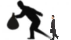 Customers duped of Rs 3.65 lakh Customers duped of Rs 3.65 lakh