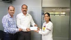 Woman donates first salary to Sakal India Foundation Woman donates first salary to Sakal India Foundation