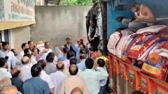 Labourers in Market Yard start indefinite protest Labourers in Market Yard start indefinite protest