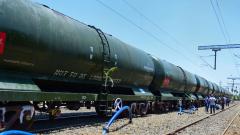 Train carrying water from Jolarpettai arrives in parched Chennai Train carrying water from Jolarpettai arrives in parched Chennai