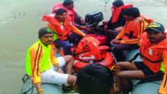 Over 2.85 lakh people rescued in Pune division Over 2.85 lakh people rescued in Pune division