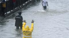 Oppn hits out at Maha govt as heavy rains cripple Mumbai Oppn hits out at Maha govt as heavy rains cripple Mumbai