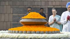Top Congress leaders pay tributes to former PM Top Congress leaders pay tributes to former PM