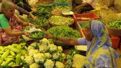 Fruit, vegetable prices up due to drought Fruit, vegetable prices up due to drought