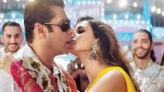 Salman breaks his ‘No-Kissing policy’ Salman breaks his ‘No-Kissing policy’