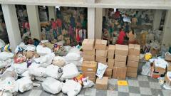 Villagers manage to keep politics away in relief material distribution Villagers manage to keep politics away in relief material distribution