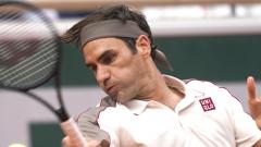 Roger Federer plays a forehand return to Oscar Otte during their men's singles second round match on day four of The Roland Garros 2019 French Open tennis tournament in Paris on May 29, 2019. AFP Photo Roger Federer plays a forehand return to Oscar Otte during their men's singles second round match on day four of The Roland Garros 2019 French Open tennis tournament in Paris on May 29, 2019. AFP Photo