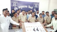 Wakad cops nab 2 dacoits, recover ornaments worth around Rs 23 lakh Wakad cops nab 2 dacoits, recover ornaments worth around Rs 23 lakh