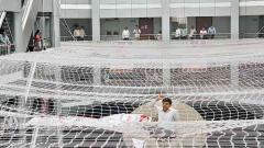 Man jumps on Mantralaya safety net as a protest Man jumps on Mantralaya safety net as a protest