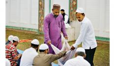 Muslims step forward to help flood-affected on Eid Muslims step forward to help flood-affected on Eid