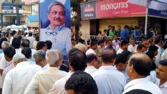Parrikar's fans line up streets, party office to pay tributes Parrikar's fans line up streets, party office to pay tributes