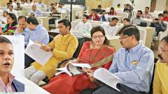 Civic chief tables his first draft budget of Rs 6,085 cr Civic chief tables his first draft budget of Rs 6,085 cr