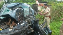 Seven killed as car crashes into tree on highway Seven killed as car crashes into tree on highway